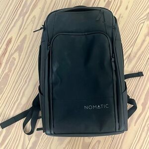 Nomatic 20L Backpack- black